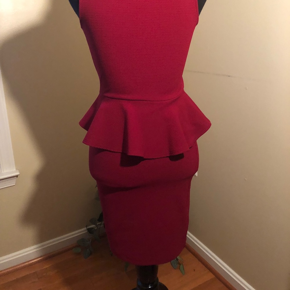 BURGUNDY PEPLUM DRESS - Picture 4 of 6